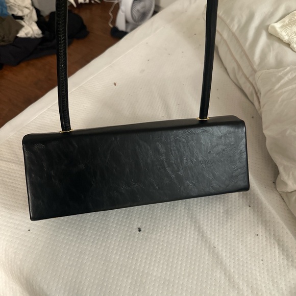 Black and gold structured shoulder bag - Picture 5 of 5